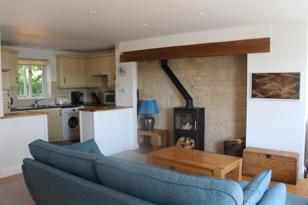 Coot Cottage - Holiday House With Fantastic Lake Views Somerford Keynes Esterno foto