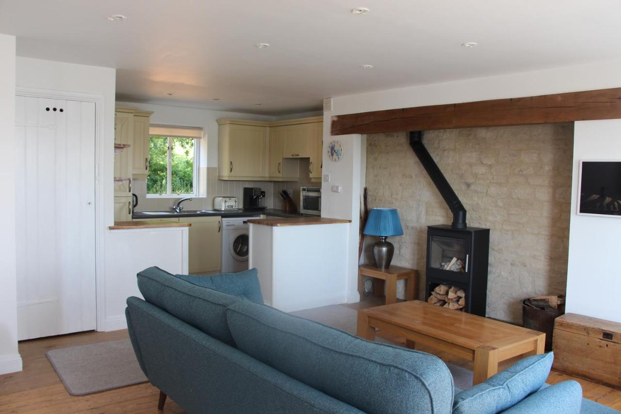 Coot Cottage - Holiday House With Fantastic Lake Views Somerford Keynes Esterno foto